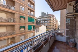 Appartement à Calle pintor zuloaga 16. Magnifica oportunidad de vivir en el centro de granada