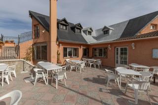 Local commercial à Calle de prados del abuelo 28. Chaletrestaurante en venta con 2000m2 de parcela en cumbres verd