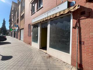 Local Comercial en Calle MARIA GOYRI 74