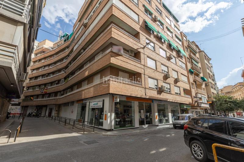 Foto 27cf47f0-26c5-496a-9956-f710203fb4bc. Piso en calle manuel de falla 7 piso en venta en calle manuel de falla, figares, en Granada