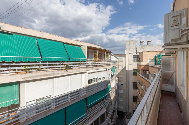 Foto 497a0720-7ca0-4575-9975-209eab30adce. Piso en calle manuel de falla 7 piso en venta en calle manuel de falla, figares, en Granada