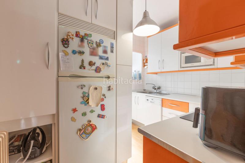 Foto c86d8a18-8227-46dc-a3f3-c3a0c05136f9. Piso en calle manuel de falla 7 piso en venta en calle manuel de falla, figares, en Granada