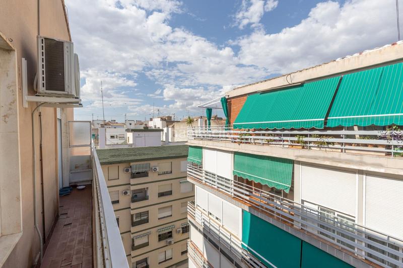 Foto fcde8d3a-00ec-4e0b-b122-f3c86dc53b99. Piso en calle manuel de falla 7 piso en venta en calle manuel de falla, figares, en Granada