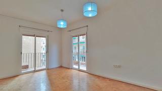 Location Appartement à Calle conde cifuentes 31. Piso de cuatro dormitorios y dos cuartos de baño en tercera plan