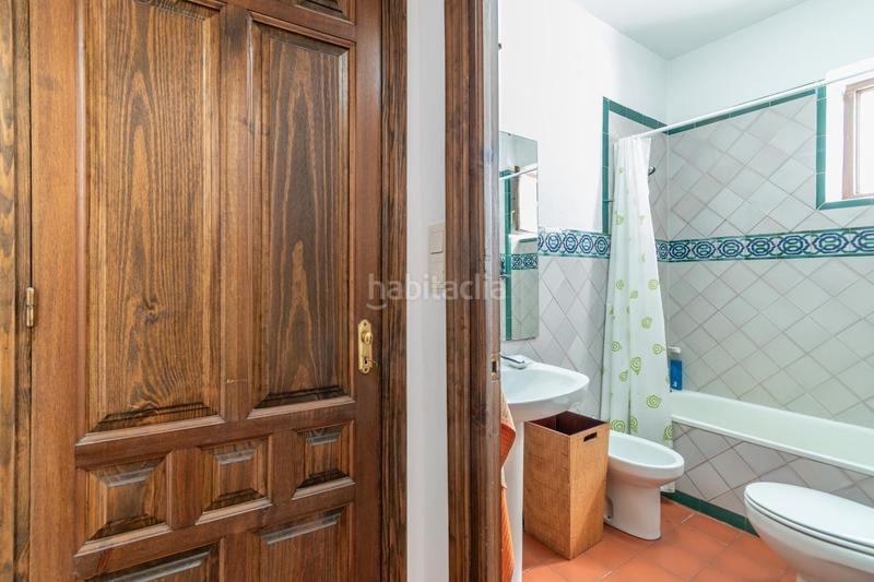 Foto 4dafdfcb-2d9f-4df5-91eb-5d393f3bd2e2. Apartamento  amplio situado en casa corrala rehabilitada en Granada