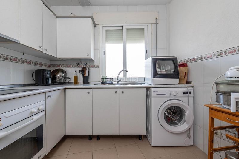 Foto 5c52f5ab-f5a3-49b1-a267-2781ee26dbb6. Piso en calle del rosario en venta piso en el centro haciendo esquina en Cúllar Vega