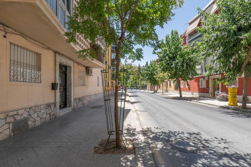 Foto 88af9595-67e1-48d8-a22c-2ca6a94111a8. Local comercial en avenida avenida pablo picasso 8 local reformado en pablo picasso en Granada