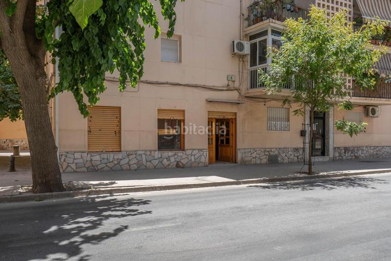 Foto 908010df-cda5-413e-a6d6-e9f08c57f3a7. Local comercial en avenida avenida pablo picasso 8 local reformado en pablo picasso en Granada