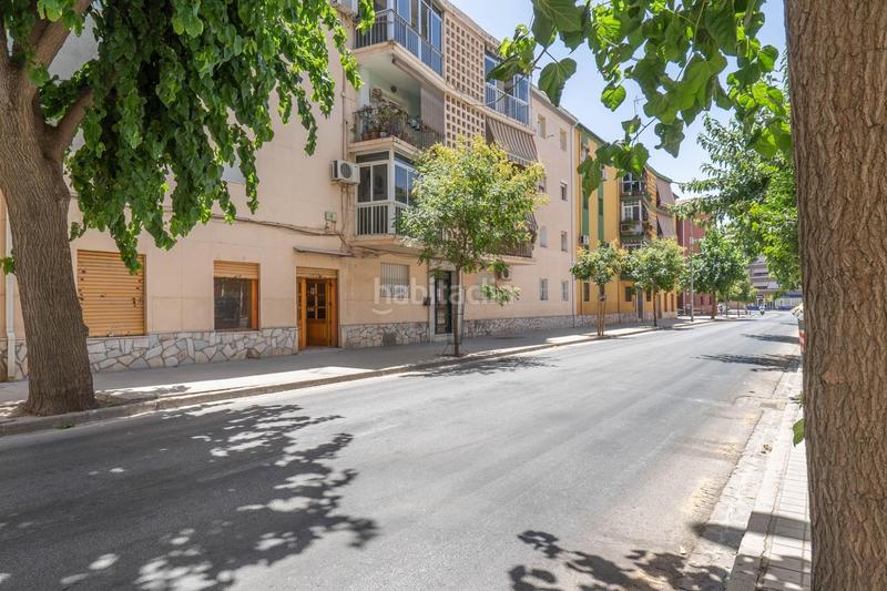 Foto aaf00fe3-281a-4e77-88ec-15aa77ab1479. Local comercial en avenida avenida pablo picasso 8 local reformado en pablo picasso en Granada