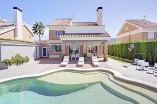 Chalet  Avenida del juncalillo 14. Chalet de lujo en primera linea de campo de golf