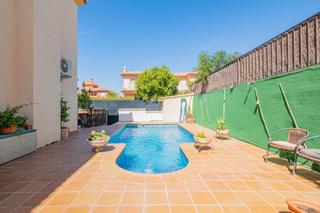 Maison jumelée  Calle de la cigüeña 5. Chalet pareado con parcela y piscina propia