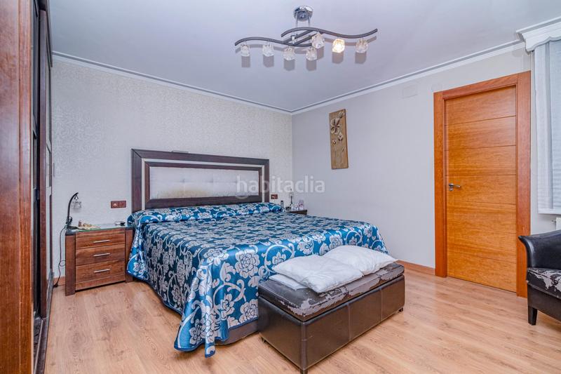 Foto 11437c41-7157-4785-a03c-a9bf30260e88. Casa adossada a plaza de federico mayo 3 a Barrio de Zaidín Granada