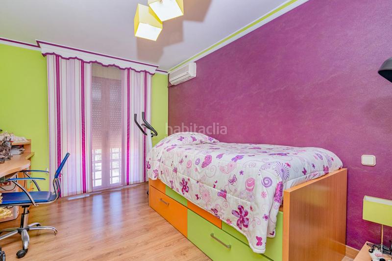Foto b8524914-4844-4e8e-9e8f-c468552d0df3. Casa adossada a plaza de federico mayo 3 a Barrio de Zaidín Granada