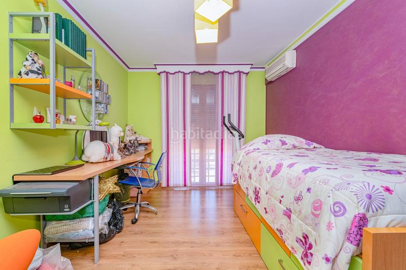 Foto c4a32348-f5c1-4ac6-afa3-3458338128b0. Casa adossada a plaza de federico mayo 3 a Barrio de Zaidín Granada