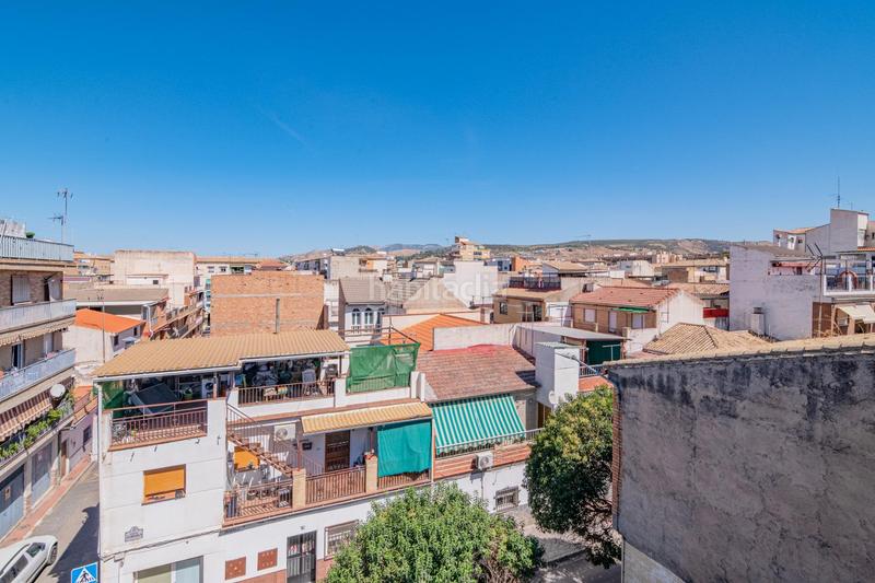 Foto e8d2c284-a57e-45ea-abf3-dc18fc11b234. Casa adossada a plaza de federico mayo 3 a Barrio de Zaidín Granada