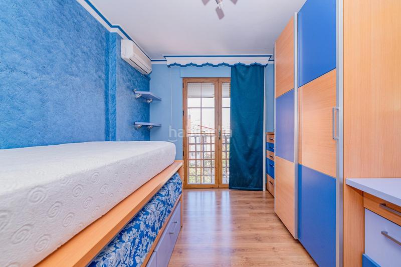 Foto f6d96e10-7447-49b5-a476-47a35209c809. Casa adossada a plaza de federico mayo 3 a Barrio de Zaidín Granada