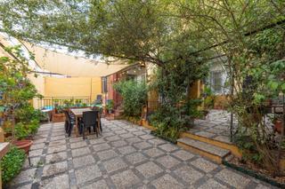 Casa aparellada en Calle de inglaterra 15. Chalet con piscina en los rebites a pocos metros de granada capi