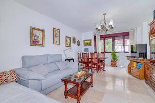 Pis a Calle de la adelfa 9. Estupendo piso en jardin de la reina