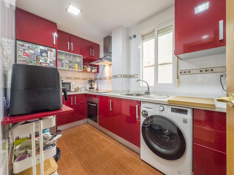 Foto d2122a06-df5a-4546-b07a-434014436df0. Flat in calle san ramon 110 in Casco Histórico Churriana de la Vega