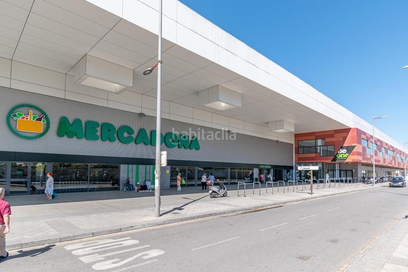 Foto df1be30f-80db-4e7f-8dc6-df30e6c2a8f9. Pis a avenida avenida de madrid a Plaza de Toros Granada