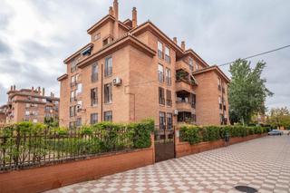 Appartement  Calle de los abencerrajes 39. Amplio piso en palacio de deportes