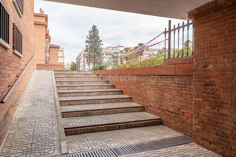 Foto 2d002370-0e75-4a76-bbc1-571ed69a1fdc. Piso en calle de los abencerrajes 39 amplio piso en palacio de deportes en Granada