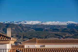 tic  Ibiza 11. tico en armilla con amplia terraza y vistas a sierra nevada