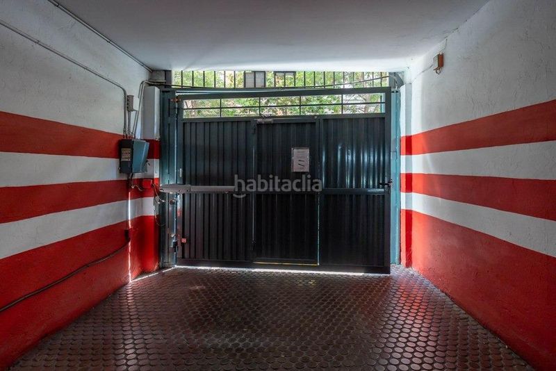 Foto 2b1d8c6e-e527-474b-8f6f-28932e69aa06. Autoparkplatz in calle calle pedro antonio de alarcón 65 in Granada