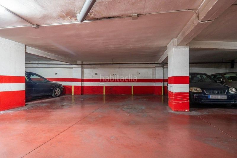 Foto 97c86457-d0f3-4b00-8fe5-94c66115ffe0. Autoparkplatz in calle calle pedro antonio de alarcón 65 in Granada