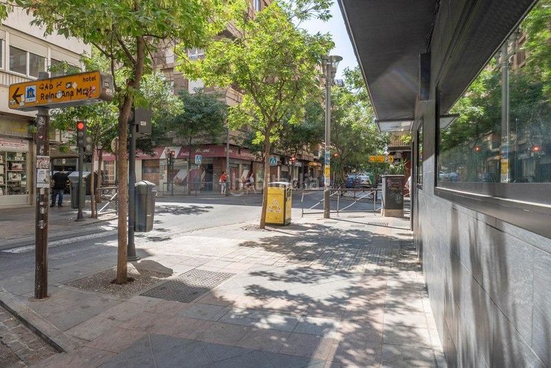 Foto e44bf6d2-8a13-49bd-b2f6-e300a2fc8232. Autoparkplatz in calle calle pedro antonio de alarcón 65 in Granada
