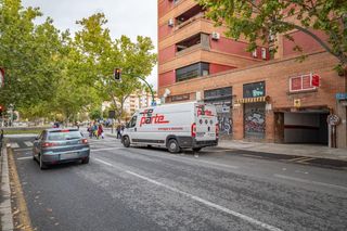 Aparcament cotxe a Calle calle del cardenal parrado 3. Garaje cerrado avenida madrid