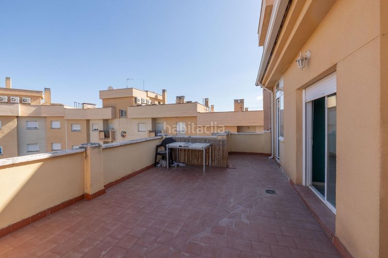 Foto ceba88ee-e963-4944-aeb6-47d4c331c8e3. Àtic amb aparcament a Ogíjares