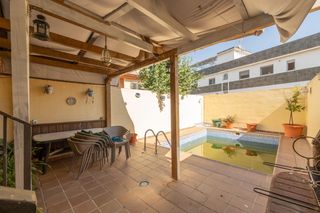 Casa en Calle lanzarote 9. Vivienda unifamiliar adosada en ogijares
