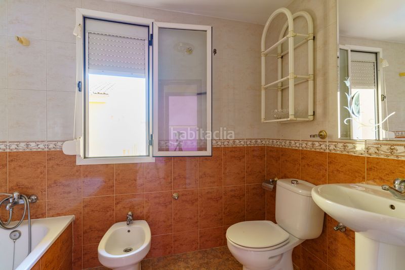 Foto 82a38282-495f-45b7-b456-9dd233590c92. Casa aparellada amb calefacció aparcament a Ogíjares