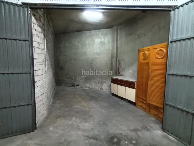 Foto e9b04c39-9386-470b-ad24-6d1d3fe8a4b3. Autoparkplatz in Barrio de Zaidín Granada