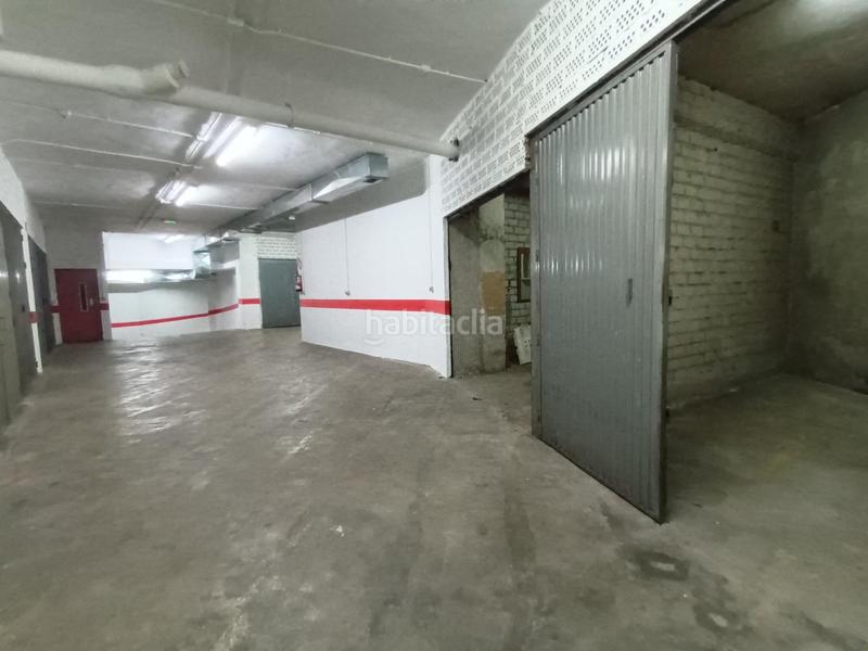 Foto f6988757-3903-49ce-af35-50be45f30974. Autoparkplatz in Barrio de Zaidín Granada