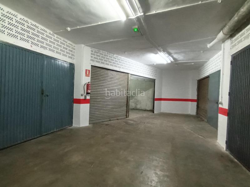 Foto 1b31d88e-fa1a-4229-9de1-06f802d7a9cb. Car parking in calle albuñol 3 in Barrio de Zaidín Granada