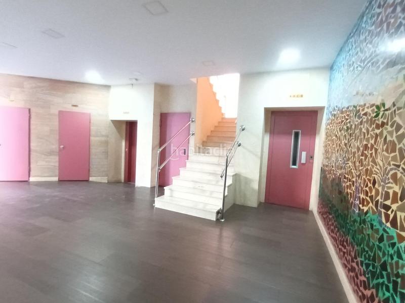 Foto 2b82c726-e1c8-49a5-95fc-f30728e8bfb2. Car parking in calle albuñol 3 in Barrio de Zaidín Granada