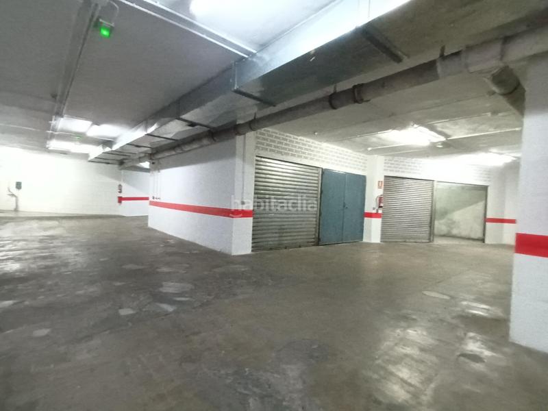 Foto ce215e0a-738f-4963-bd63-5bbee3f13408. Car parking in calle albuñol 3 in Barrio de Zaidín Granada