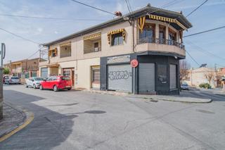 Casa  Malaga. Se pone a la venta casa  local comercial  nave