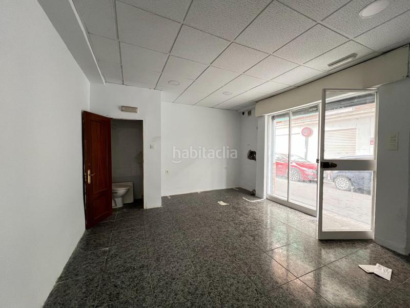 Foto 96f04cf8-c029-4e56-a0bd-01dd4283ed01. Location local commercial dans calle concha espina 33 dans Granada