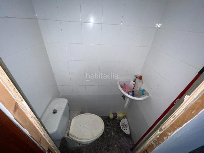 Foto d3356267-9c09-4daf-b75c-a5af548191f2. Rent business premise in calle concha espina 33 in Granada