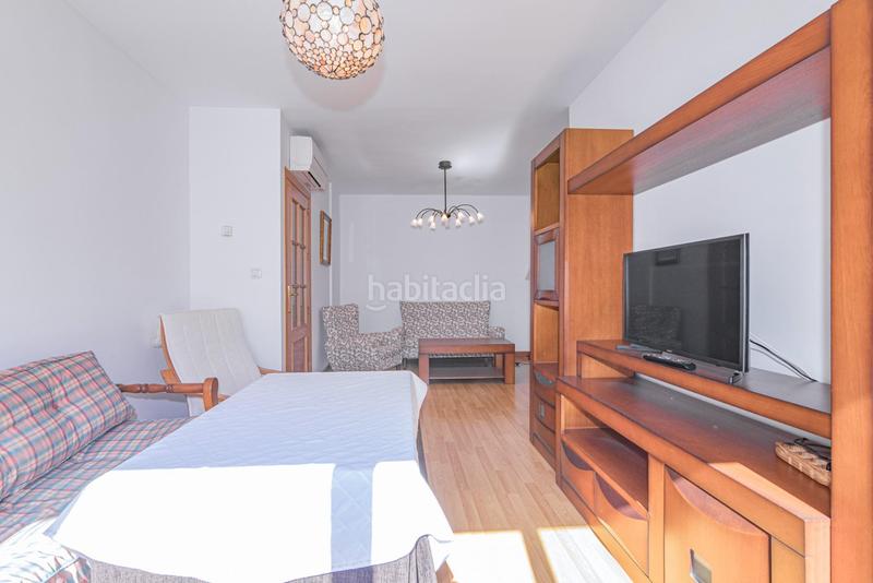 Foto cb0b508f-12e9-4b7a-a640-7f2e48eeef58. Appartamento in calle albondón in Rosaleda - Juventud Granada