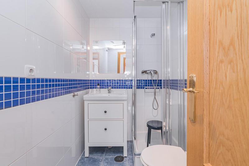 Foto 594bf740-3cf0-45ee-b0d4-b8648b0a87e2. Appartement dans calle albondón dans Rosaleda - Juventud Granada