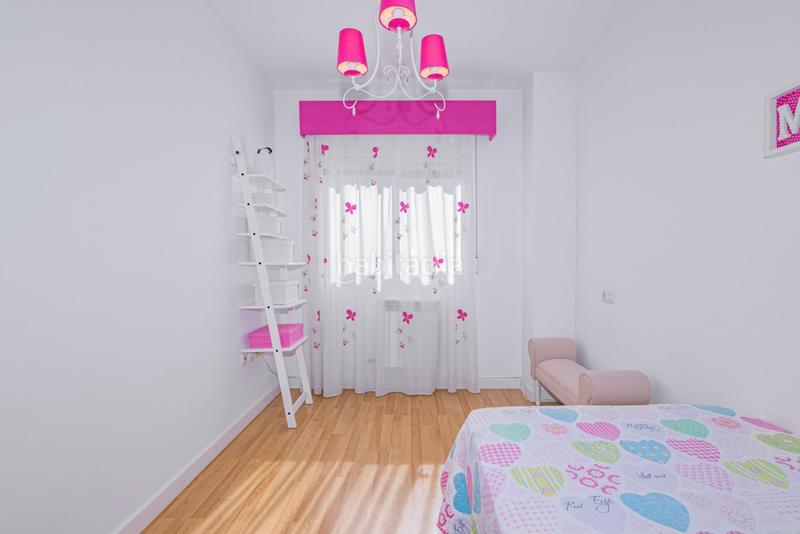 Foto 60a1fb78-ada9-4e6d-9ec8-630948284a21. Appartement dans calle albondón dans Rosaleda - Juventud Granada