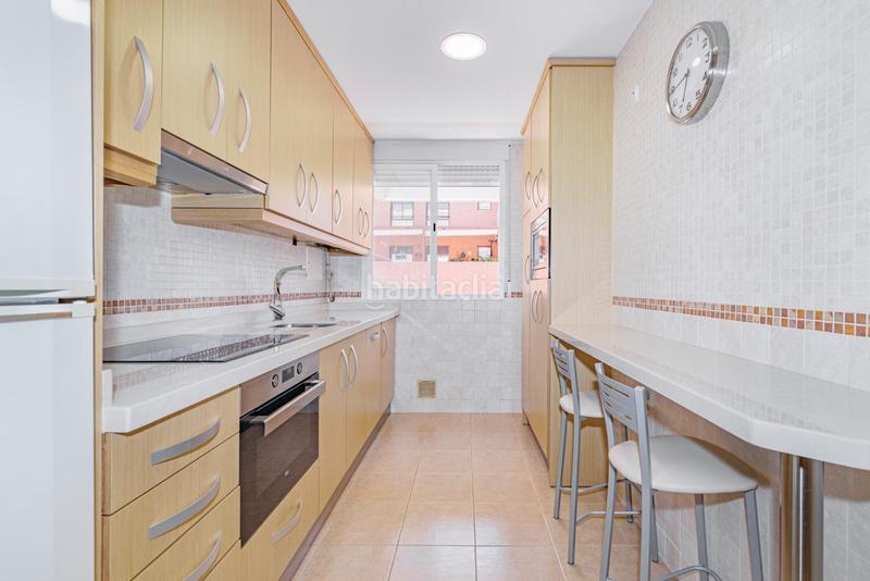 Foto 0c9e7506-4eda-458d-a160-97f82af68f65. Flat in calle albondón in Rosaleda - Juventud Granada