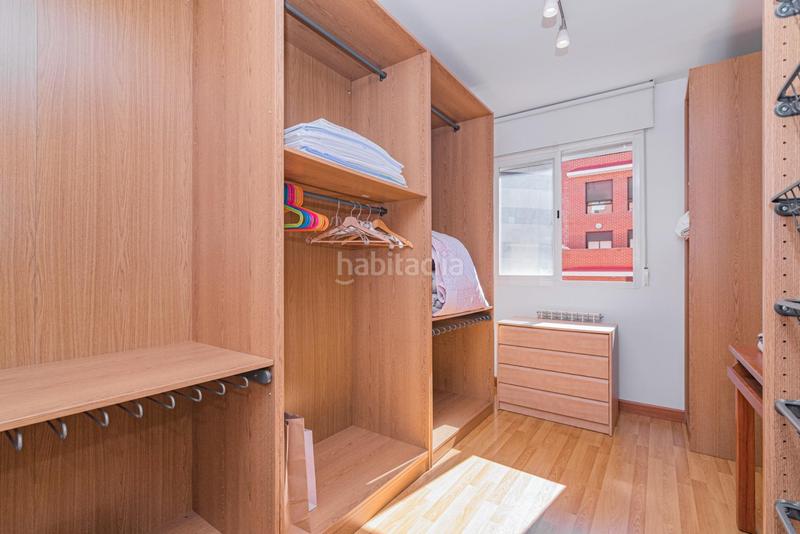 Foto aa4f795d-03cb-4395-90e9-1422bc600484. Flat in calle albondón in Rosaleda - Juventud Granada