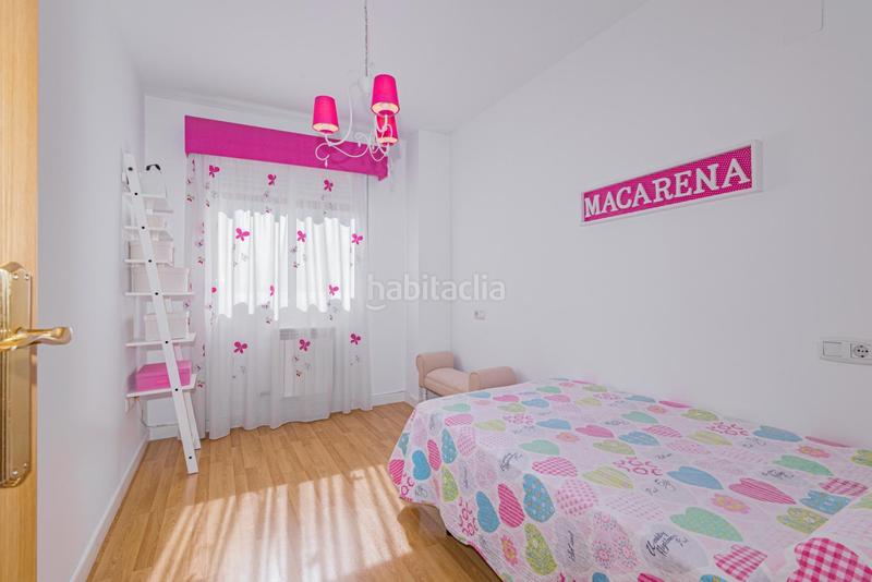 Foto dbd0e2fa-30f4-4bee-9234-ee59e7225189. Piso en calle albondón en Rosaleda - Juventud Granada