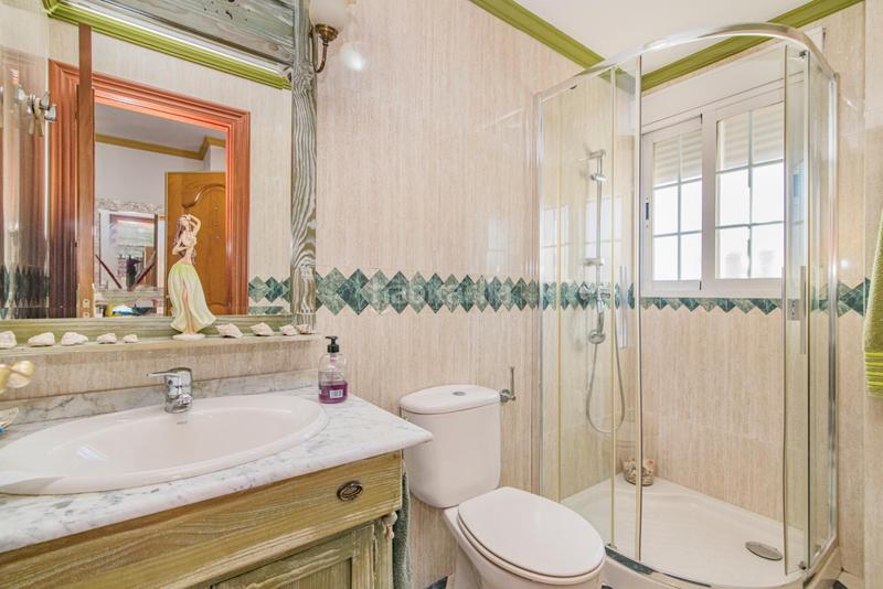 Foto 4f015638-2c3d-4573-b37b-a20e36fc290f. Chalet with heating parking pool in Maracena