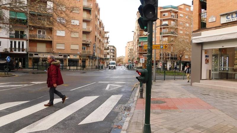 Foto 99c13976-8cf0-4306-8a91-342797b7f3e2. Location local commercial dans calle concha espina 33 dans Granada